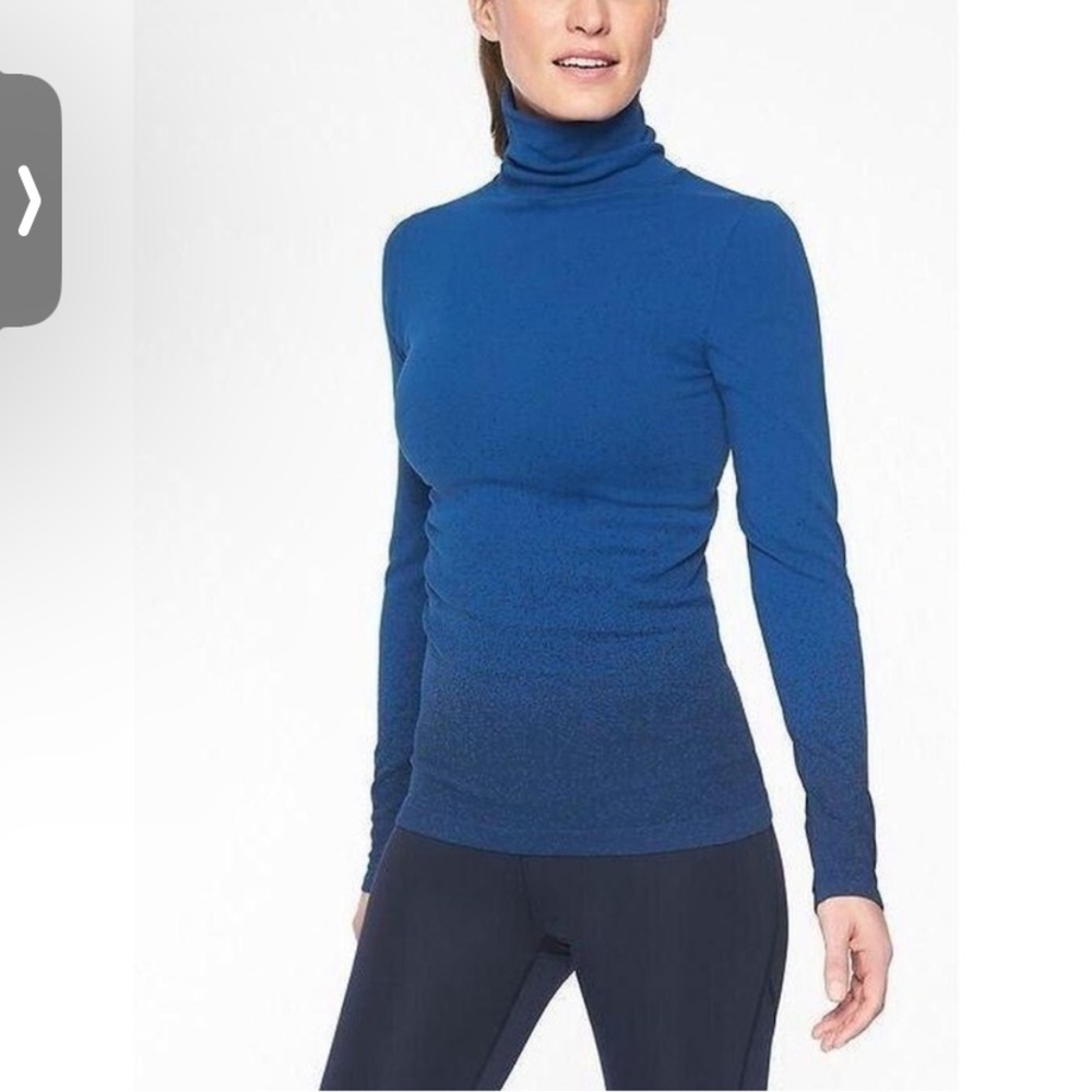 NWOT - Athleta Women’s Flurry Baselayer Ombré Turtleneck